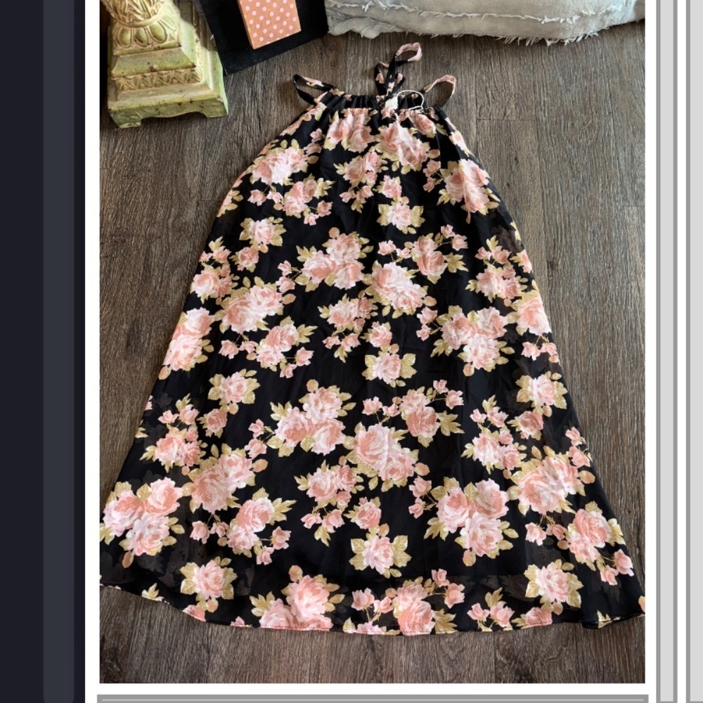 Nymphe size large adorable dress